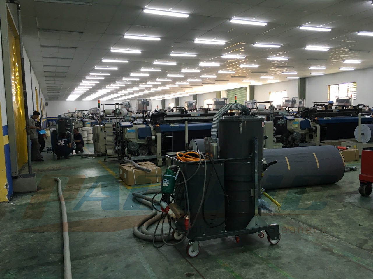 Bàn giao máy hút bụi công nghiệp dùng cho nhà xưởng