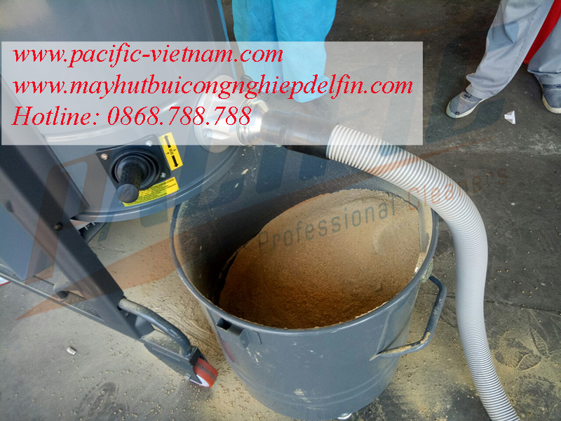 Máy hút bụi công nghiệp dùng cho nhà máy sản xuất thức ăn chăn nuôi