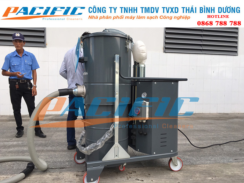 Máy hút bụi công nghiệp Delfin