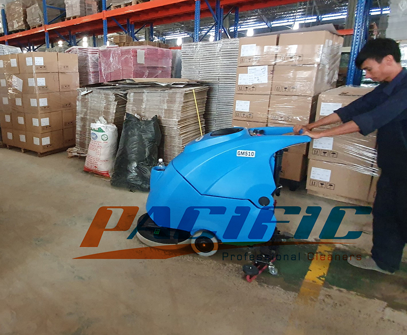 MÁY LAU SÀN CÔNG NGHIỆP NHÀ KHO